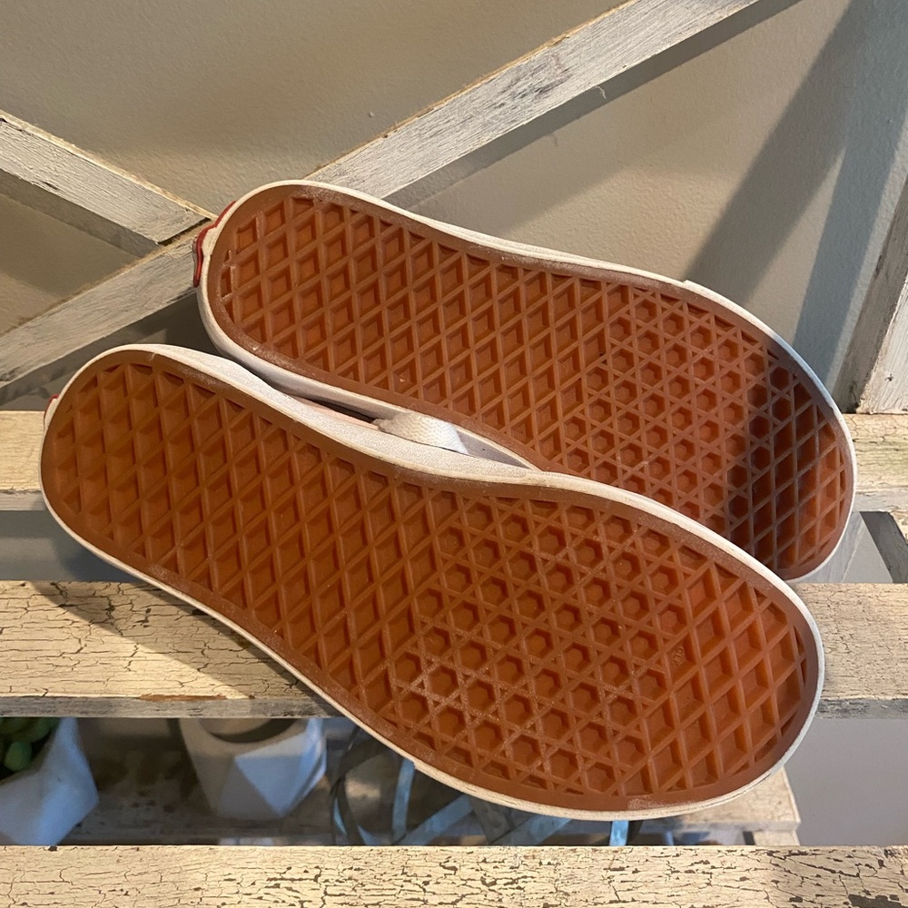 Vans - Picture 4 of 5